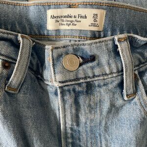 Abercrombie & Fitch Ultra High Rise Vintage
Flare Jeans